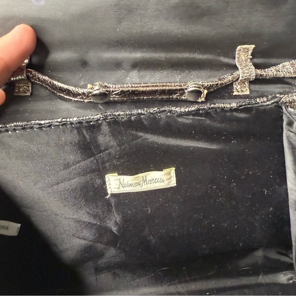 Neiman Marcus Lace Overlay Crossbody Clutch Bag - Picture 5 of 5